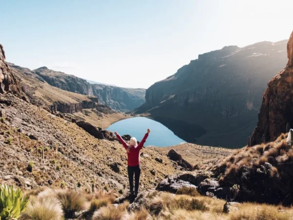 6-Days Mount Kenya Trek: Chogoria to Naromoru Route Hiking Experience